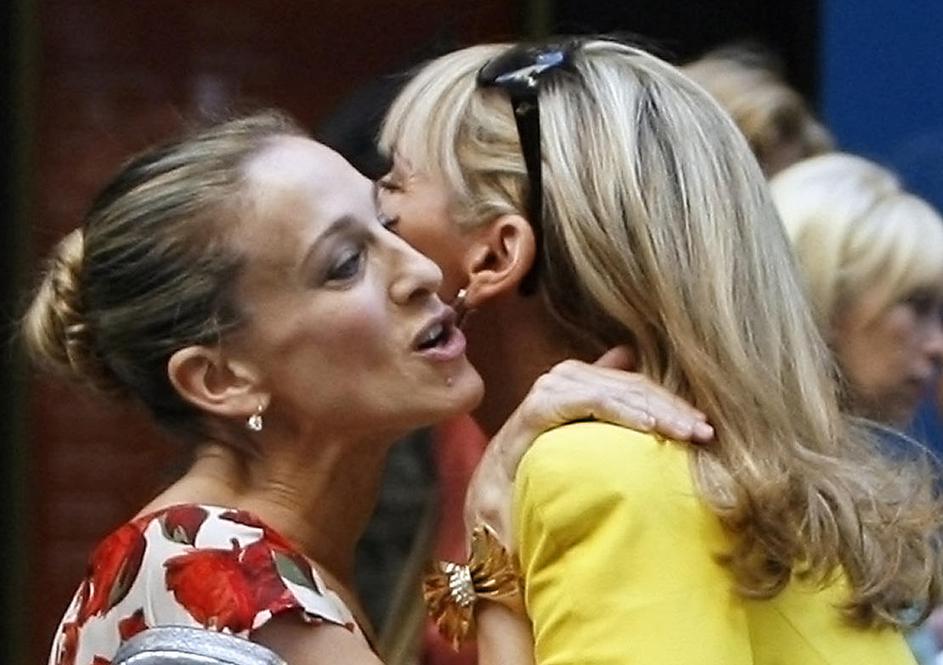 Sarah Jessica Parker in Kim Cattrall. 