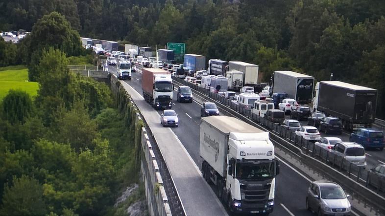 Prometna nesreča na primorski avtocesti
