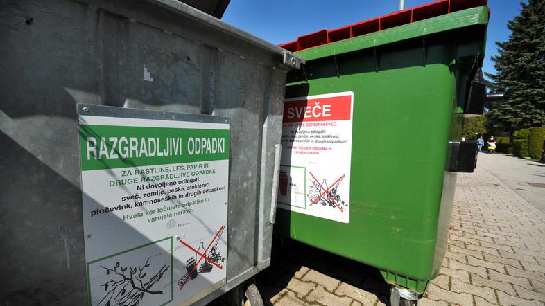 Obiskovalci Žal okoli 95 odstotkov odpadnih sveč odložijo v za to namenjene zabo