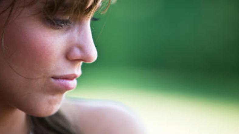 Bolje se boste počutili, če boste negativna občutja analizirali z distance.