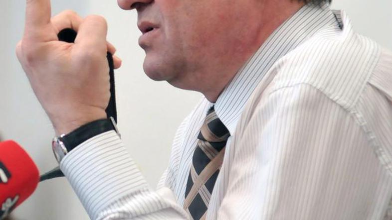 Ljubljanski župan Zoran Janković je tokrat poleg Pogačnika tarča Jelinčičevega v