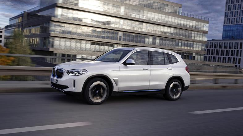 BMW iX3