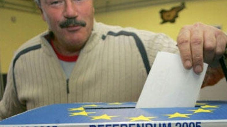 Liberalna akademija je dve leti po referendumu o RTVS kritična do izvajanja zako