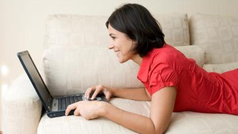 Spadate med enovrstičneže, zasvojence ali kralje?