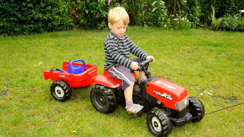 Otroški traktor