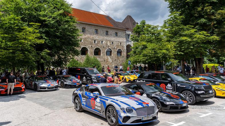 Parkirišče pred Ljubljanskim gradom