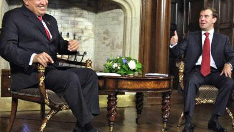 Hugo Chavez na pogovorih z Dmitrijem Medvedjevem.