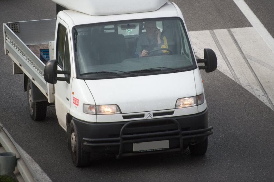 telefoniranje med vožnjo