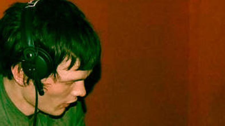 Chris Renegade se je kalil v priznanih založbah Renegade Hardware in Barcode, kj