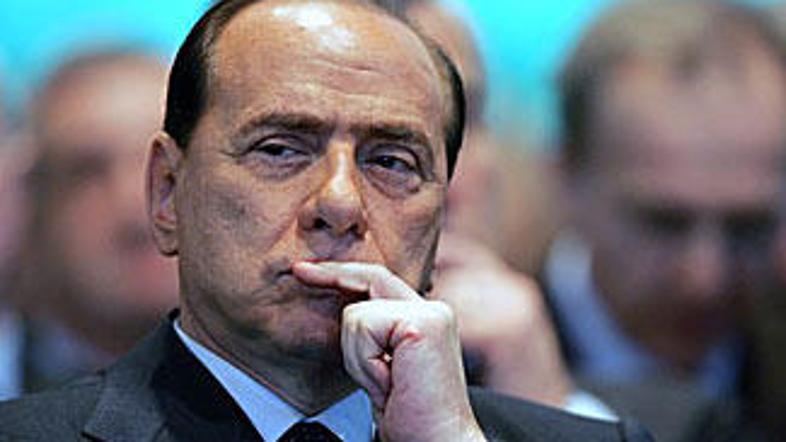 Kupec si lahko lutko s katerokoli od Berlusconijevih izjav izbere sam. (Foto: AF