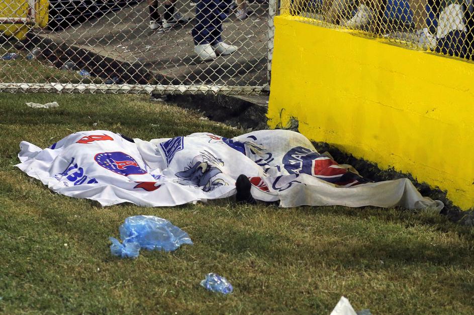 Tragedija na stadionu v Salvadorju