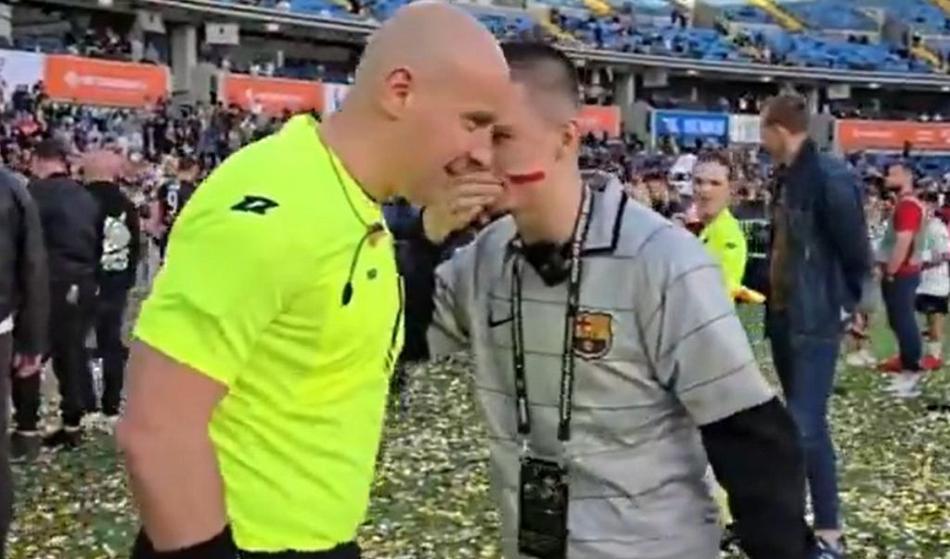 "Ne odpustim ti!" Navijač Barçe se je soočil s sodnikom, to mu je očital