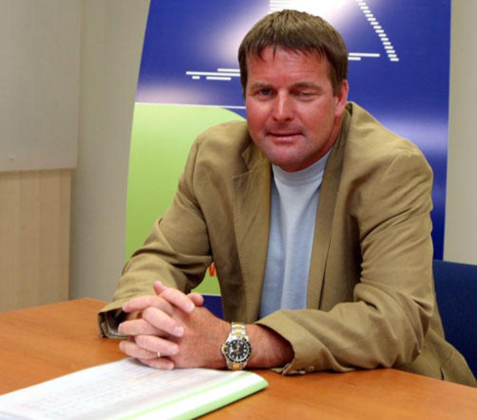 sarabon_szs10_sad_spo_120508_main