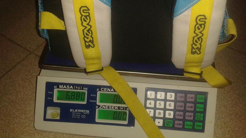 šolska torba teža
