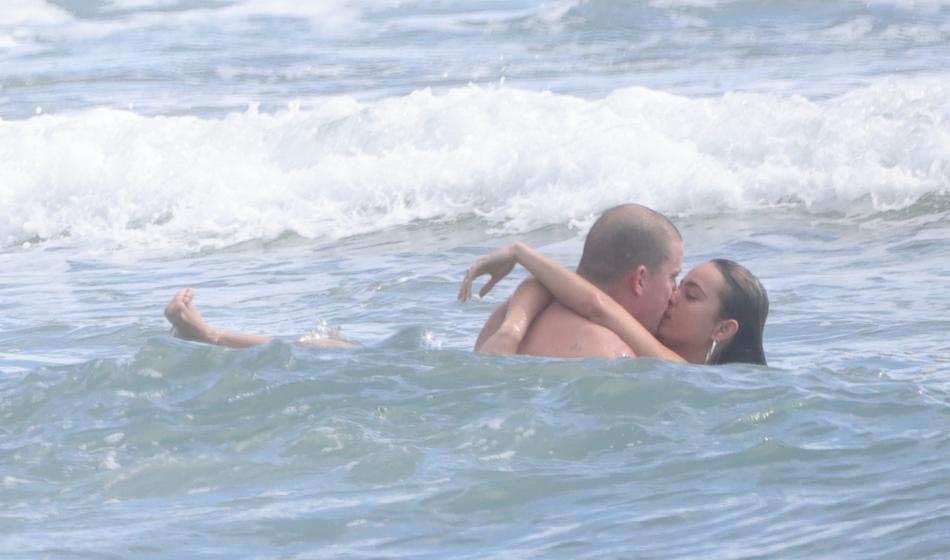 Zvezdnik je nor na svojo mlado ljubimko