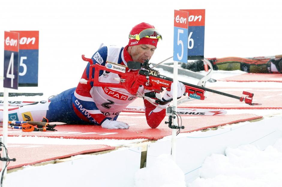 Ole Einar Bjoerndalen SP v biatlonu zasledovanje | Avtor: EPA