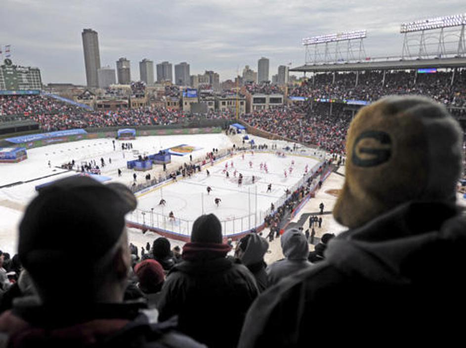 Wrigley Field je gostil Zimsko klasiko. 40.818 gledalcev je videlo deset zadetko