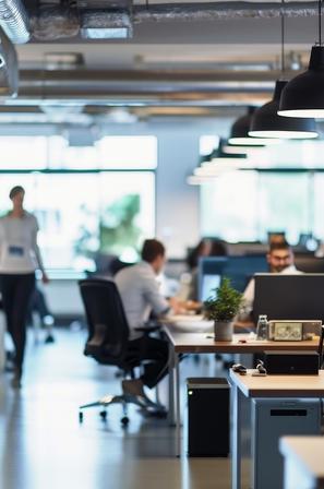 Velika posarna z ljudmi