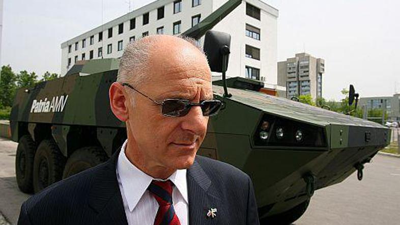 Ivan Črnkovič je zavrnil vse namige o umazanem poslu.