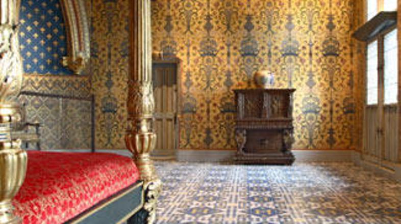 Tudi za kraljevskimi zidovi se dogajajo žgečkljive stvari.