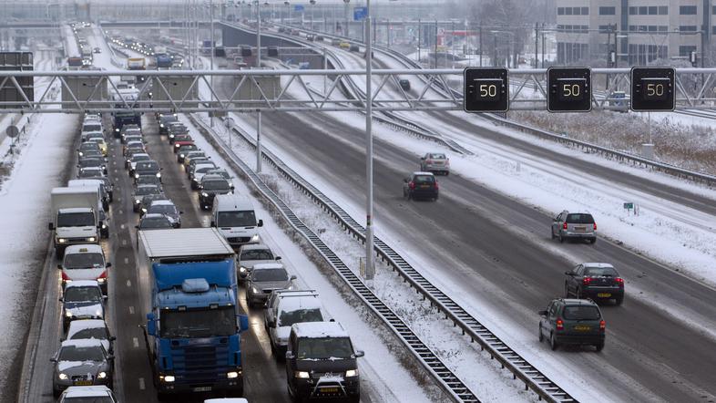 Da bi nizozemske železnice čim več voznikov prepričale, naj se namesto z avtomob