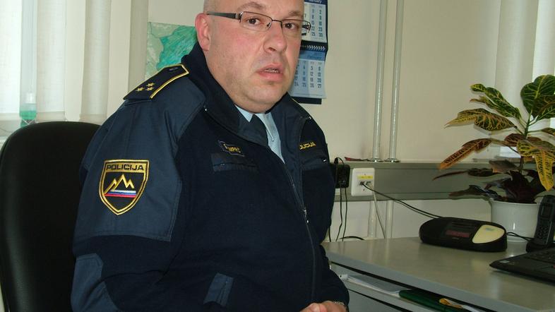 “Preiskava intenzivno poteka, za zdaj pa ne kaže, da bi šlo v vseh primerih za i