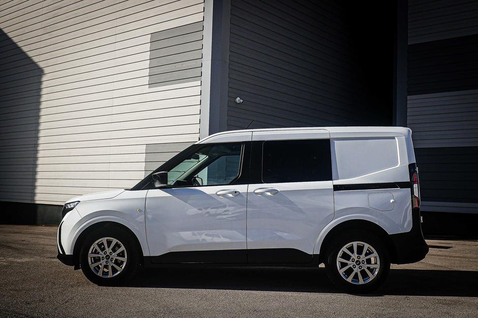 ford transit courier furgon | Avtor: Saša Despot