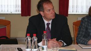 Po navedbah Damjana Debeljaka se Livarju ob zdajšnjih trendih obeta dokaj uspešn