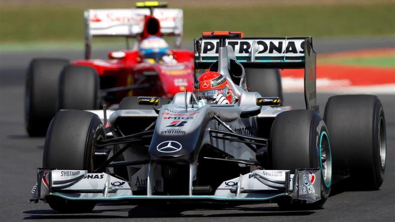 Schumacher in Alonso, z 9. in 16. mestom oba razočaranji VN VB. (Foto: Reuters)