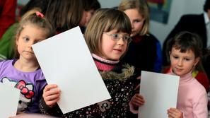 Šolarji se bodo učili brati in pisati v prvem razredu. Da je treba izboljšati pi