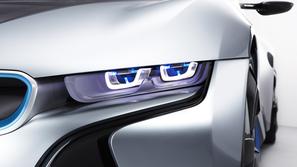BMW napoveduje alternativo LED žarometom.