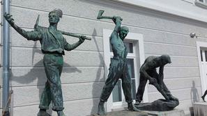 Park vojaške zgodovine Pivka, kipi