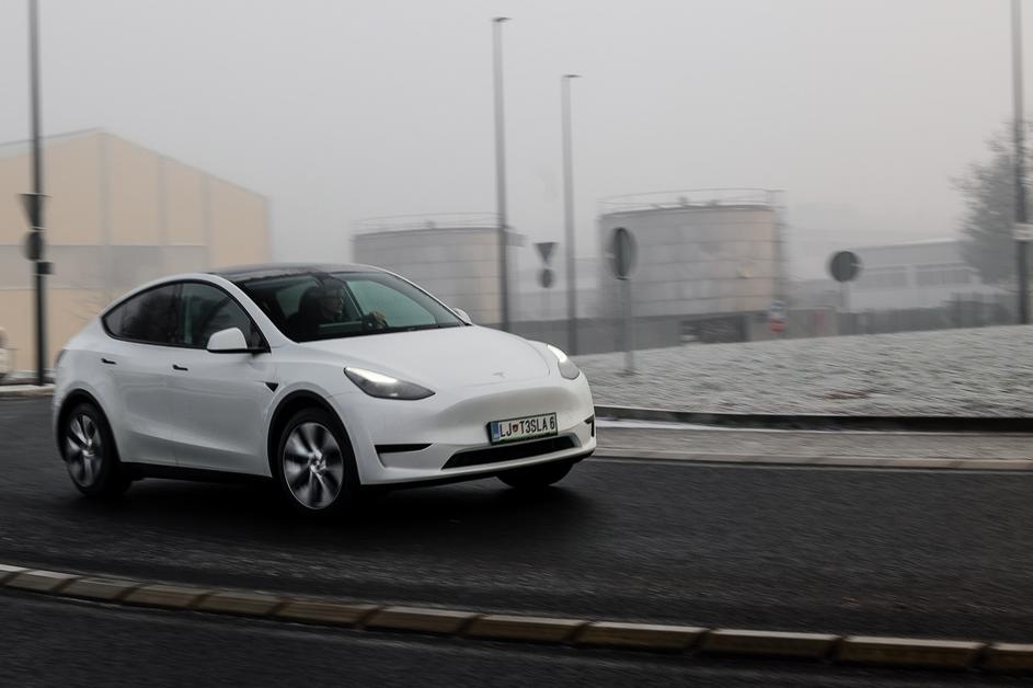 Tesla Y