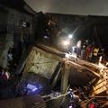 V nesreči je umrlo najmanj 20 ljudi, okoli 50 je ranjenih. (Foto: Reuters)