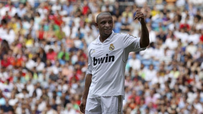 roberto carlos real manchester united dobrodelna tekma