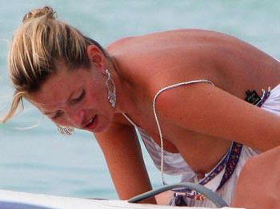 Pokazala jo je pod španskim soncem.