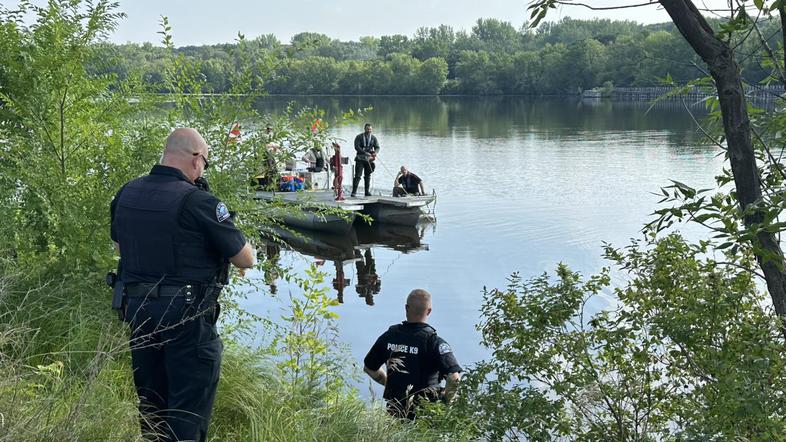 Ribič po naključju odkril avtomobil