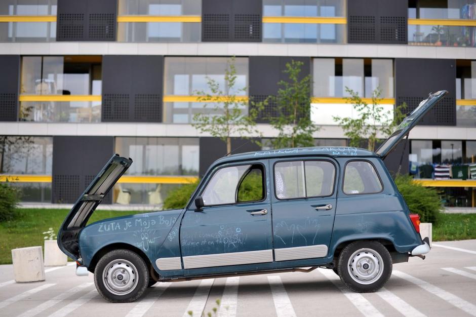 Renault 4 katrca | Avtor: Anže Petkovšek