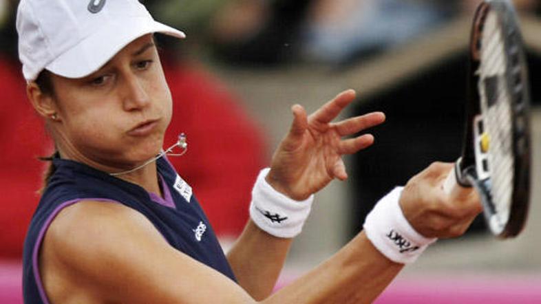 Katarina Srebotnik se je gladko uvrstila v drugo kolo turnirja v Moskvi.