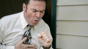 TB se pojavi v katerikoli življenjski dobi človeka. Med dejavniki tveganja je zm