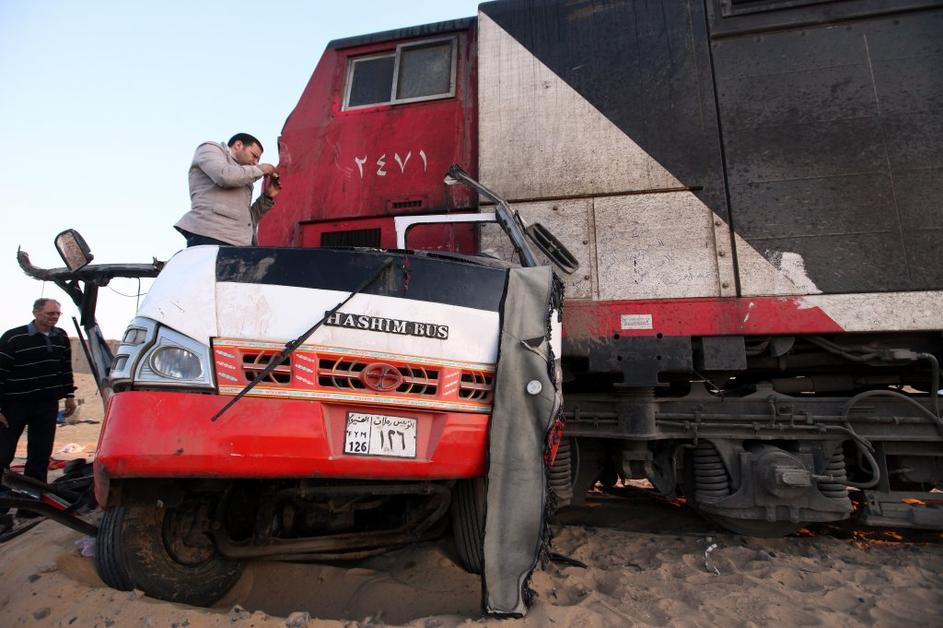 nesreča vlak tovornjak avtobus Egipt Kairo