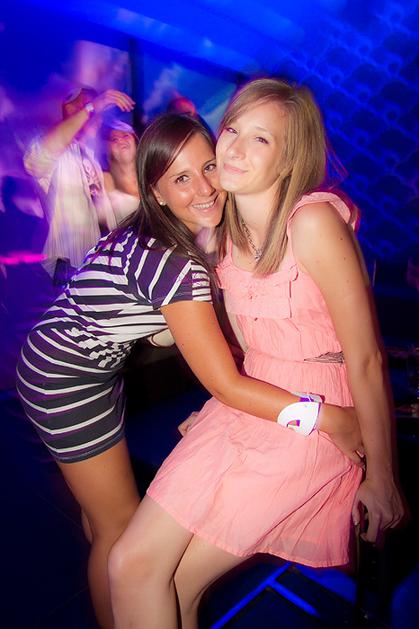 Zapeljiva nedolžnost razplesala Topa