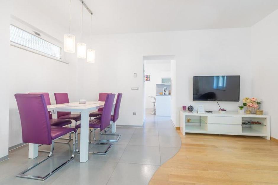 Fotografije lažnega stanovanja, ki se oddaja na bolha.com | Avtor: slika zaslona