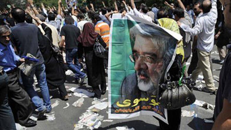 V Teheranu nasilje ne pojenja.