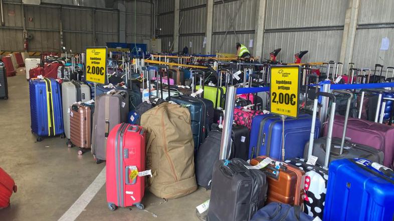 Facebook stran Ljubljana Jože Pučnik Airport