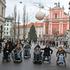 V okviru akcije revije Element so invalidi na Prešernovem trgu v Ljubljani opozo