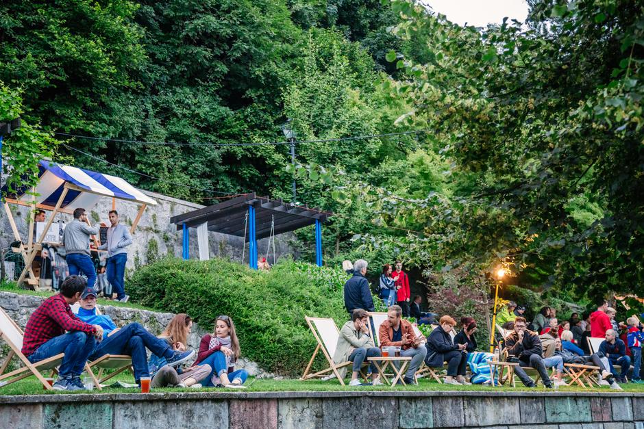  | Avtor: Veronika Savnik