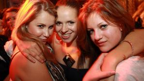 Vroča Alya razplesala Koper