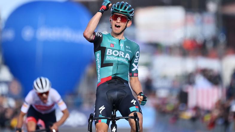 Šport: Rožnata majica ima po vzponu na Etno novega lastnika - Lennard Kämna