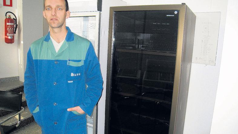 "Uprava se izgovarja na zavlačevanje bank, toda nam plač niso dolžne banke, ampa